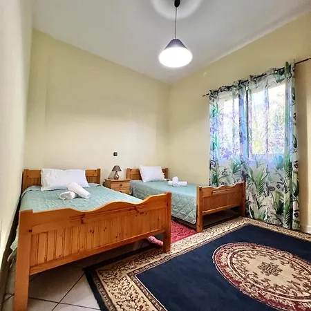Village Apartment *