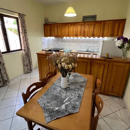 Apartment Village Marathias (Fokida)